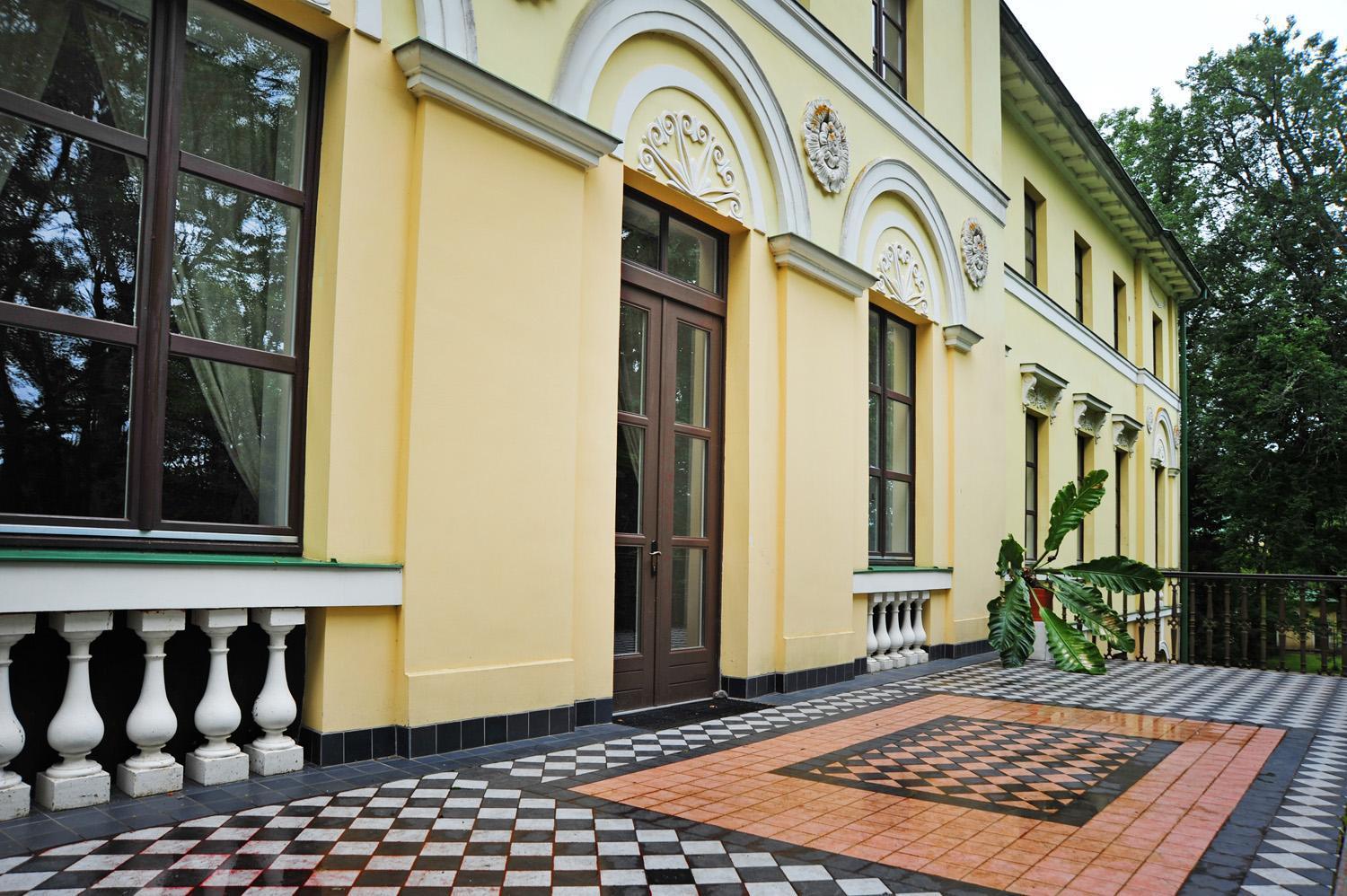 Отель Nauksenu Muiza Naukseni Экстерьер фото